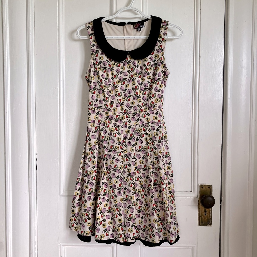 S/M All Sorts Novelty Print Dress Peter Pan Collar